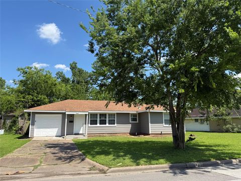 Photo of 2222 8th Street, Galena Park, TX 77547 (MLS # 31936270)