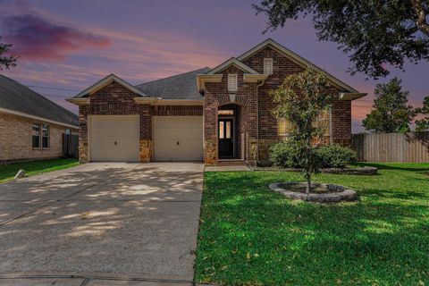 Photo of 405 Abbey Ln Ln, League City, TX 77573 (MLS # 55413224) Photo of 405 Abbey Ln Ln, League City, TX 77573 (MLS # 55413224)