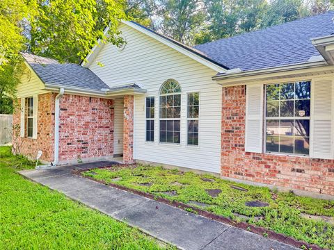 Photo of 149 Willow Bend Drive, Silsbee, TX 77656 (MLS # 84305144)