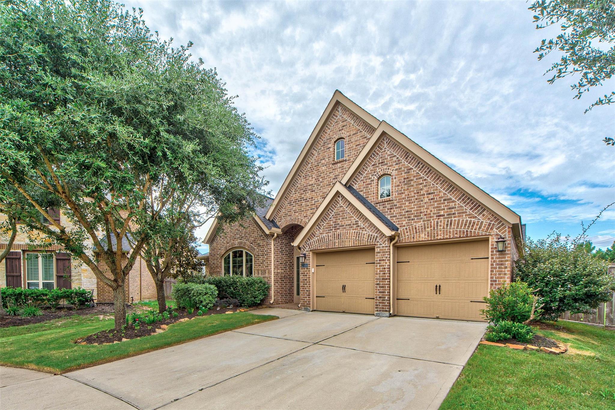 27106 Cross Pointe Court