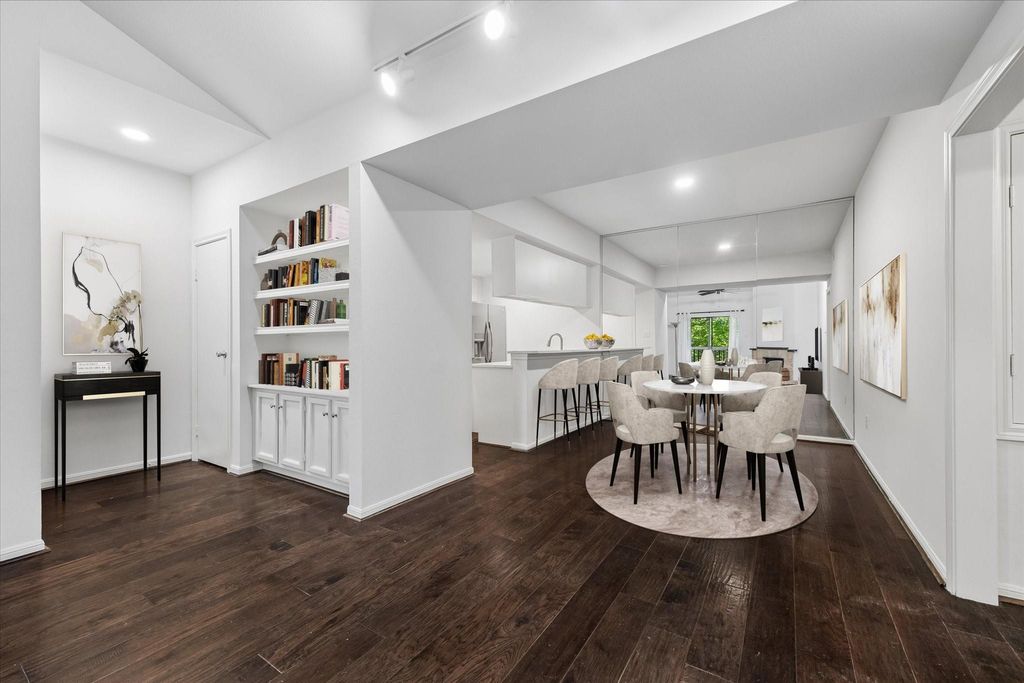 Photo of 11711 Memorial Drive #540, Houston, TX 77024 (MLS # 10017080)
