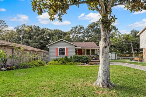 Photo of 5006 Oak Street, Pasadena, TX 77586 (MLS # 83356882)