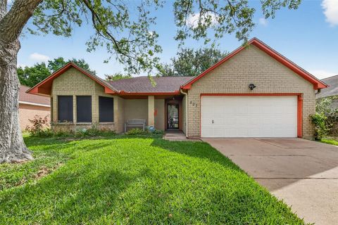 Photo of 807 Forest Oaks Lane, Pearland, TX 77584 (MLS # 75675379)