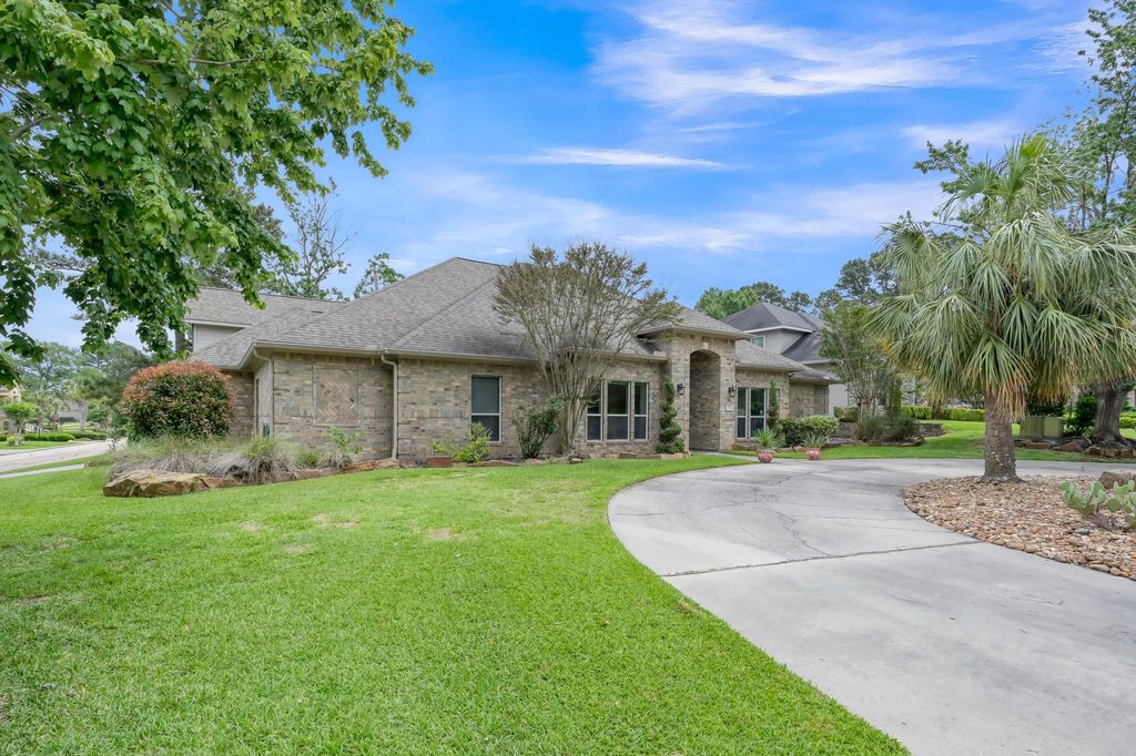 Photo of 221 Edgewood Drive, Montgomery, TX 77356 (MLS # 16169106)
