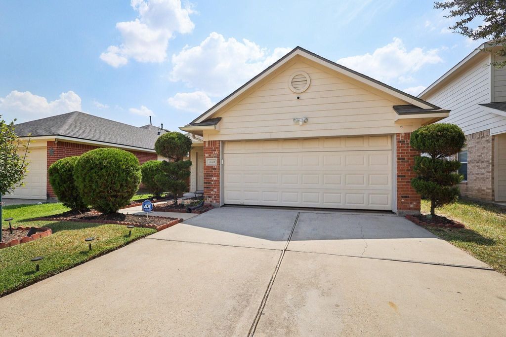 Photo of 1631 Bonnyton Lane, Houston, TX 77014 (MLS # 84865728)