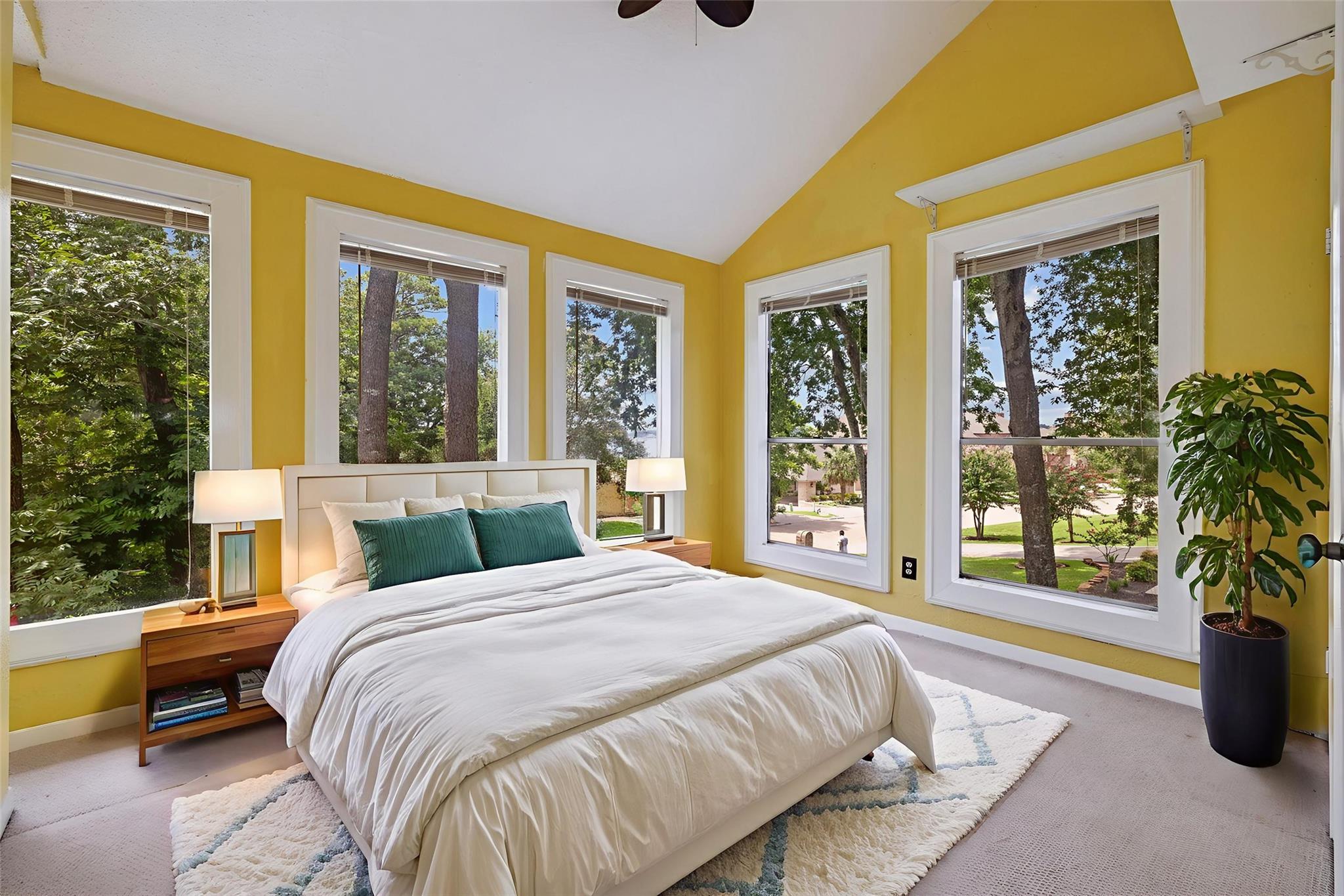 216 Lake View Circle