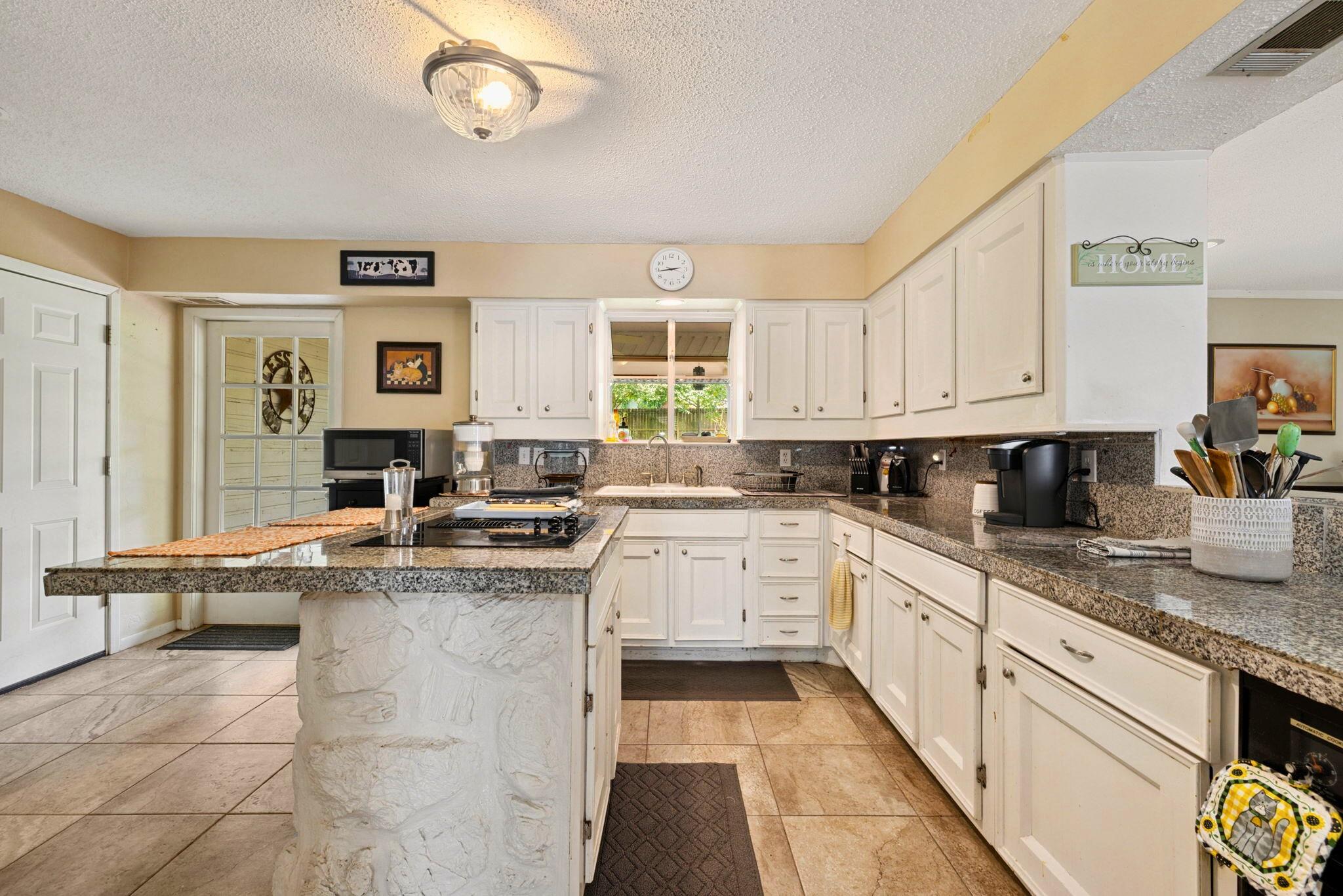 216 Lake View Circle