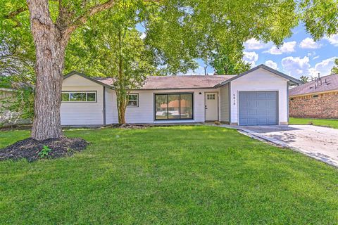 Photo of 5818 Beldart Street, Houston, TX 77033 (MLS # 24143197)