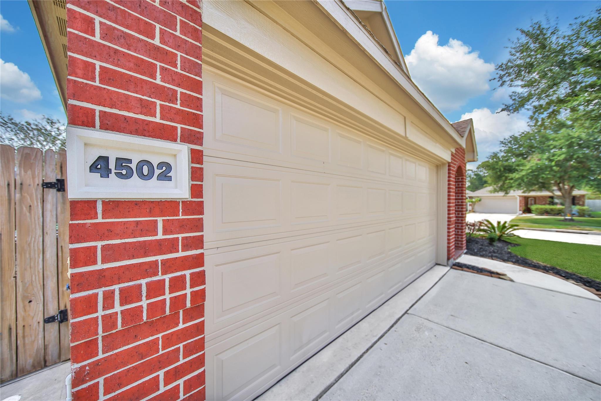 4502 Pin Oak Creek Lane