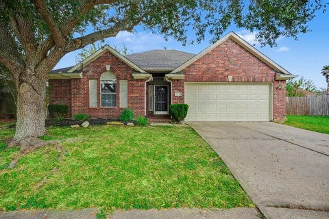 Photo of 5139 Chase Park Circle, Bacliff, TX 77518 (MLS # 18255486)
