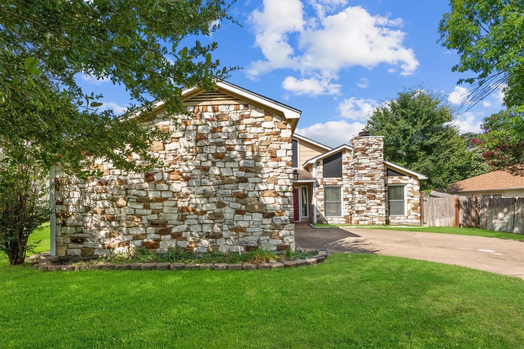 Photo of 8708 Greenleaf Drive, College Station, TX 77845 (MLS # 60419510)