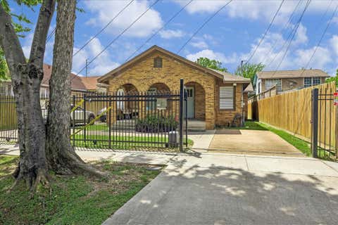 Photo of 12 Greenwood Street #B, Houston, TX 77011 (MLS # 88042311)
