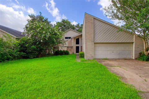 Photo of 13119 Hollowcreek Park Drive, Houston, TX 77082 (MLS # 75033317)
