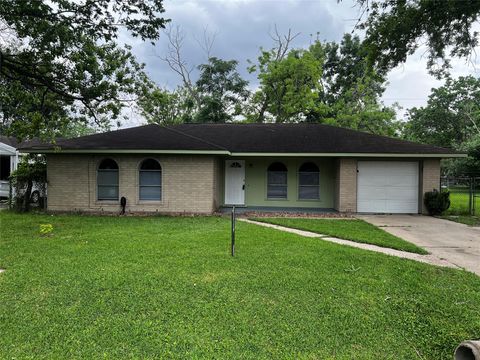 Photo of 1105 Yorktown Street, Richmond, TX 77469 (MLS # 76240468)