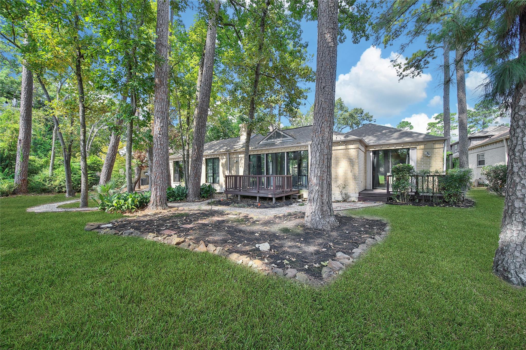 3211 Sunny Knoll Court