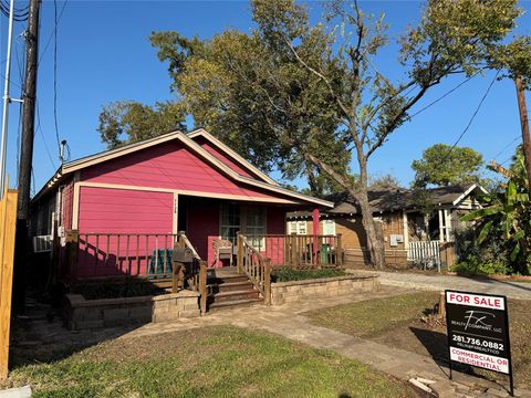 Photo of 1128 Adele St Street, Houston, TX 77009 (MLS # 38527604)