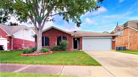 Photo of 8231 Ashlawn Drive, Houston, TX 77083 (MLS # 38118634)