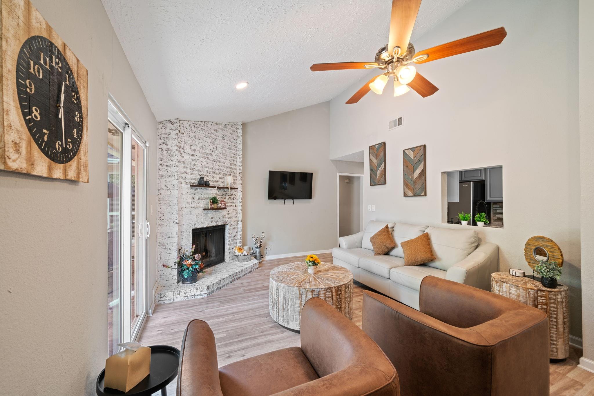 2523 Village Oak Drive