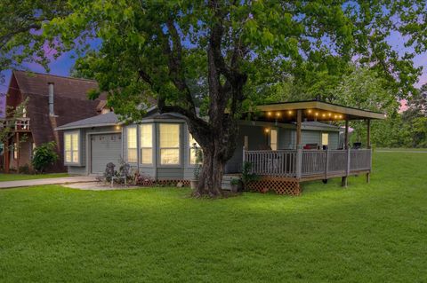 Photo of 122 Bay Haven Boulevard, Livingston, TX 77351 (MLS # 70672184)