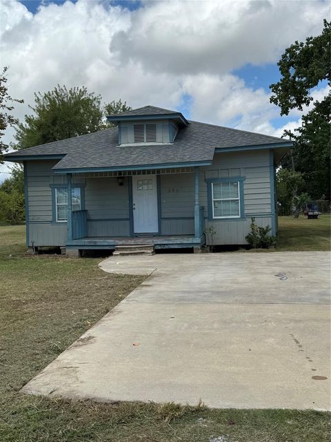 Photo of 606 W 6th Street, Freeport, TX 77541 (MLS # 46106413) Photo of 606 W 6th Street, Freeport, TX 77541 (MLS # 46106413)