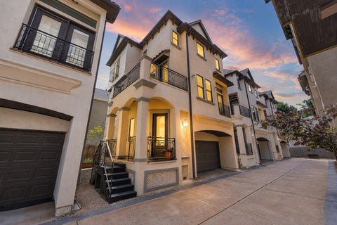 Photo of 1506 W 23rd Street #B, Houston, TX 77008 (MLS # 62223693)