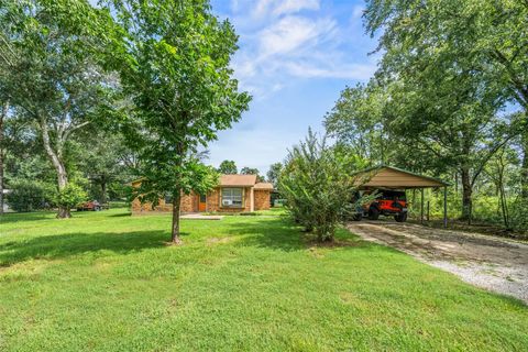 Photo of 28 Cauthen Drive, Huntsville, TX 77320 (MLS # 47259937)