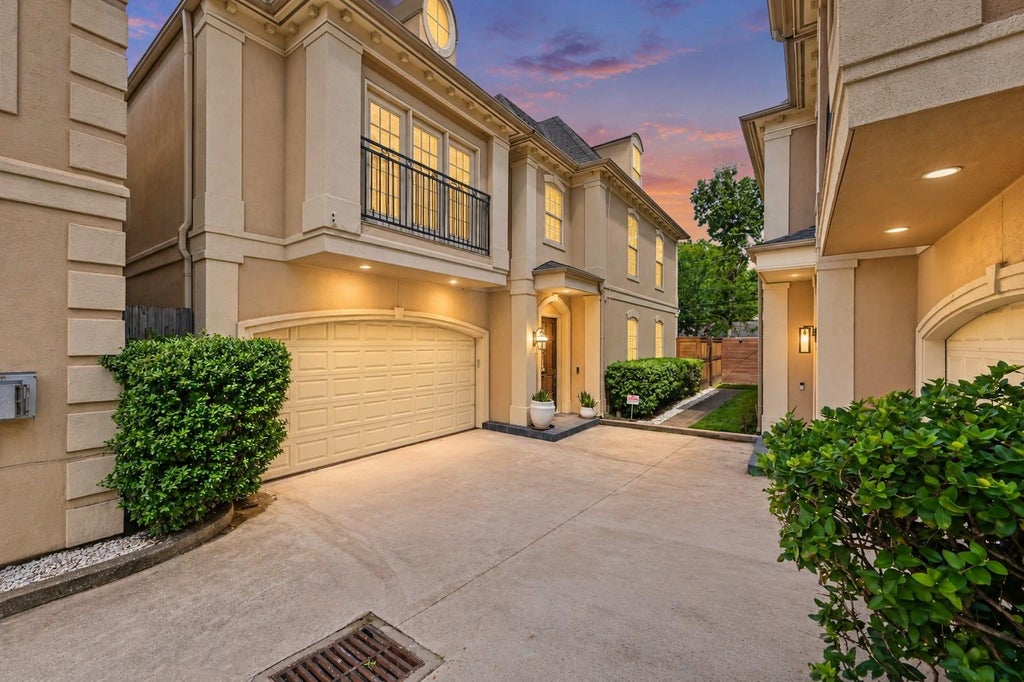 Photo of 5718 Winsome Lane Lane, Houston, TX 77057 (MLS # 87944726)