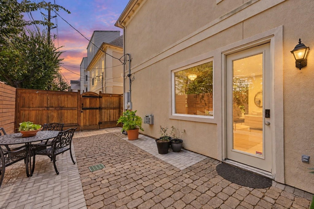 Photo of 5718 Winsome Lane Lane, Houston, TX 77057 (MLS # 87944726)