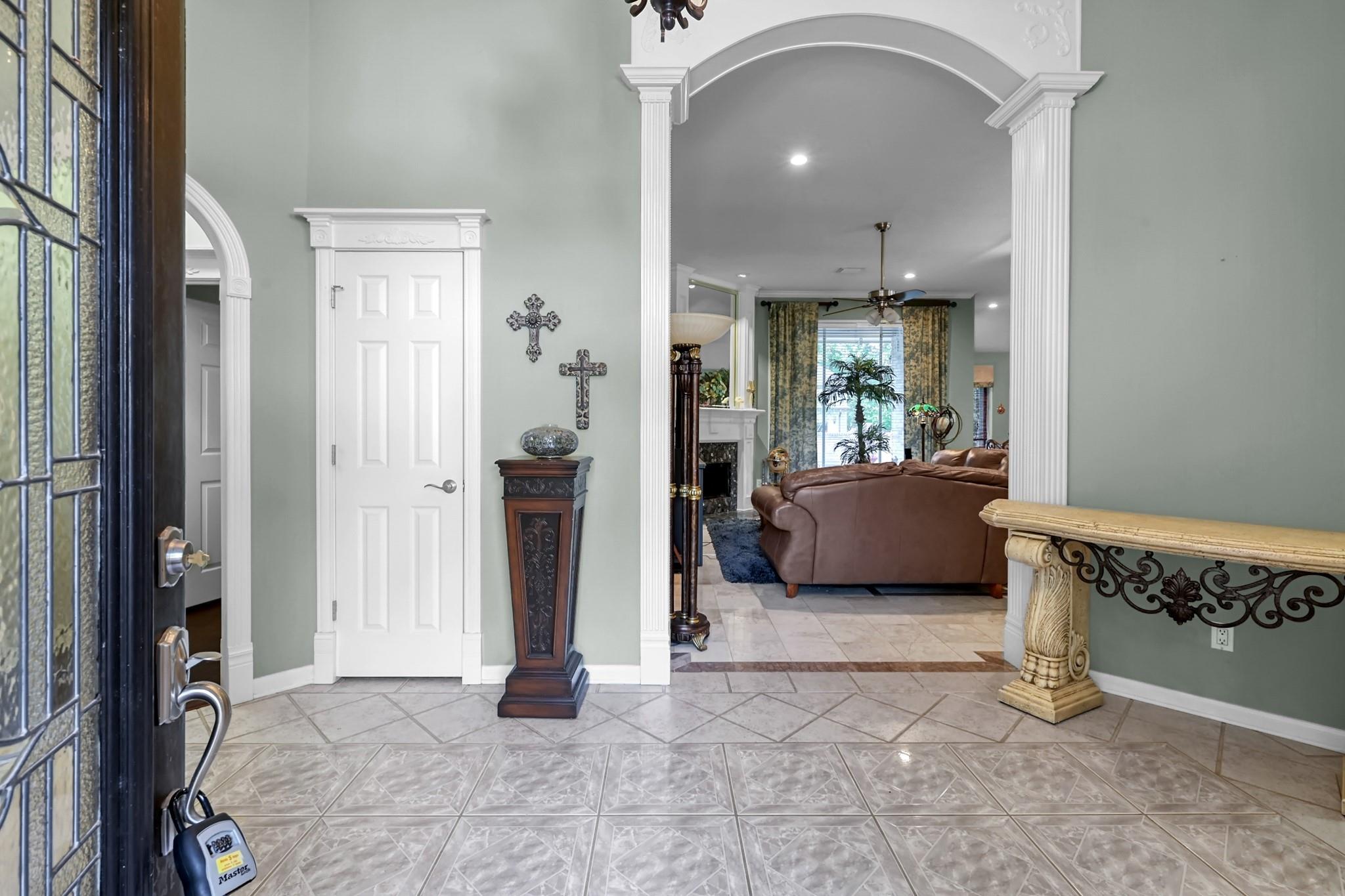 192 Monterrey Road W