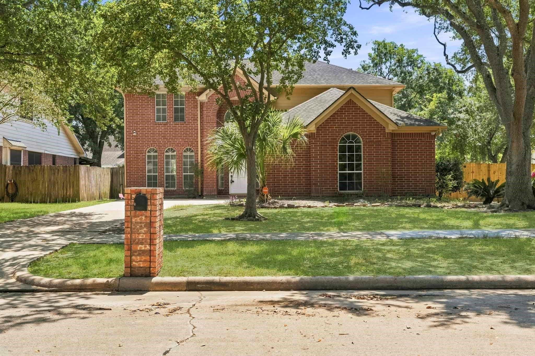 1925 Lori Court