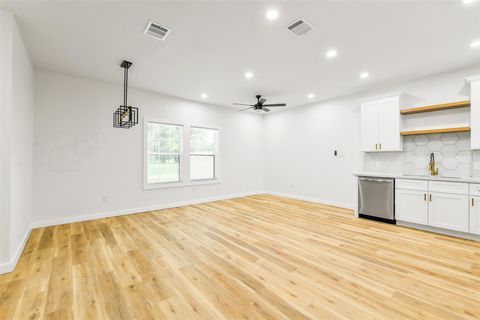 Tiny photo for 6103 Cavalier Street, Houston, TX 77087 (MLS # 95540771)