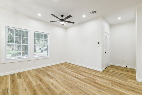 Tiny photo for 6103 Cavalier Street, Houston, TX 77087 (MLS # 95540771)