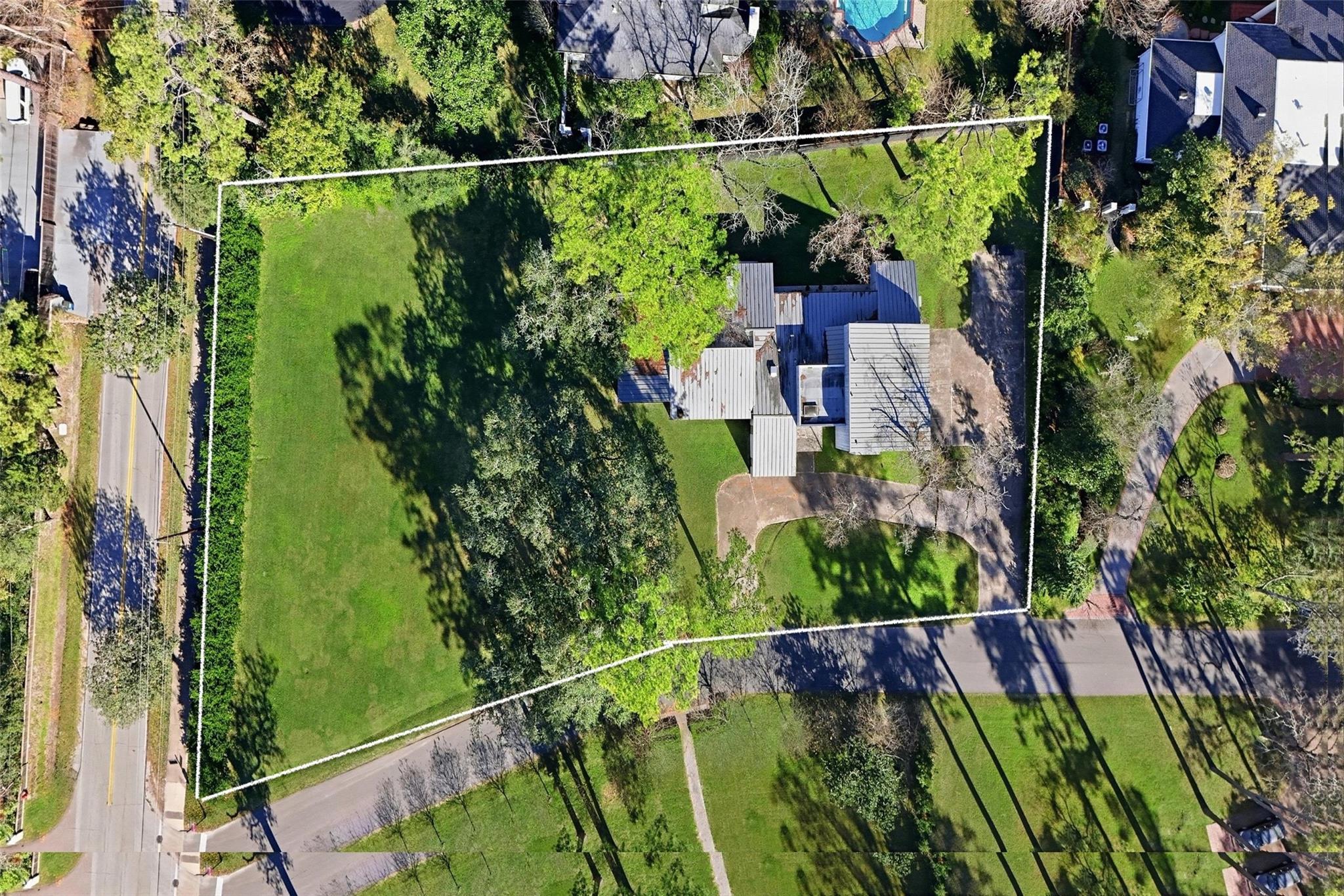 320 Blalock Rd