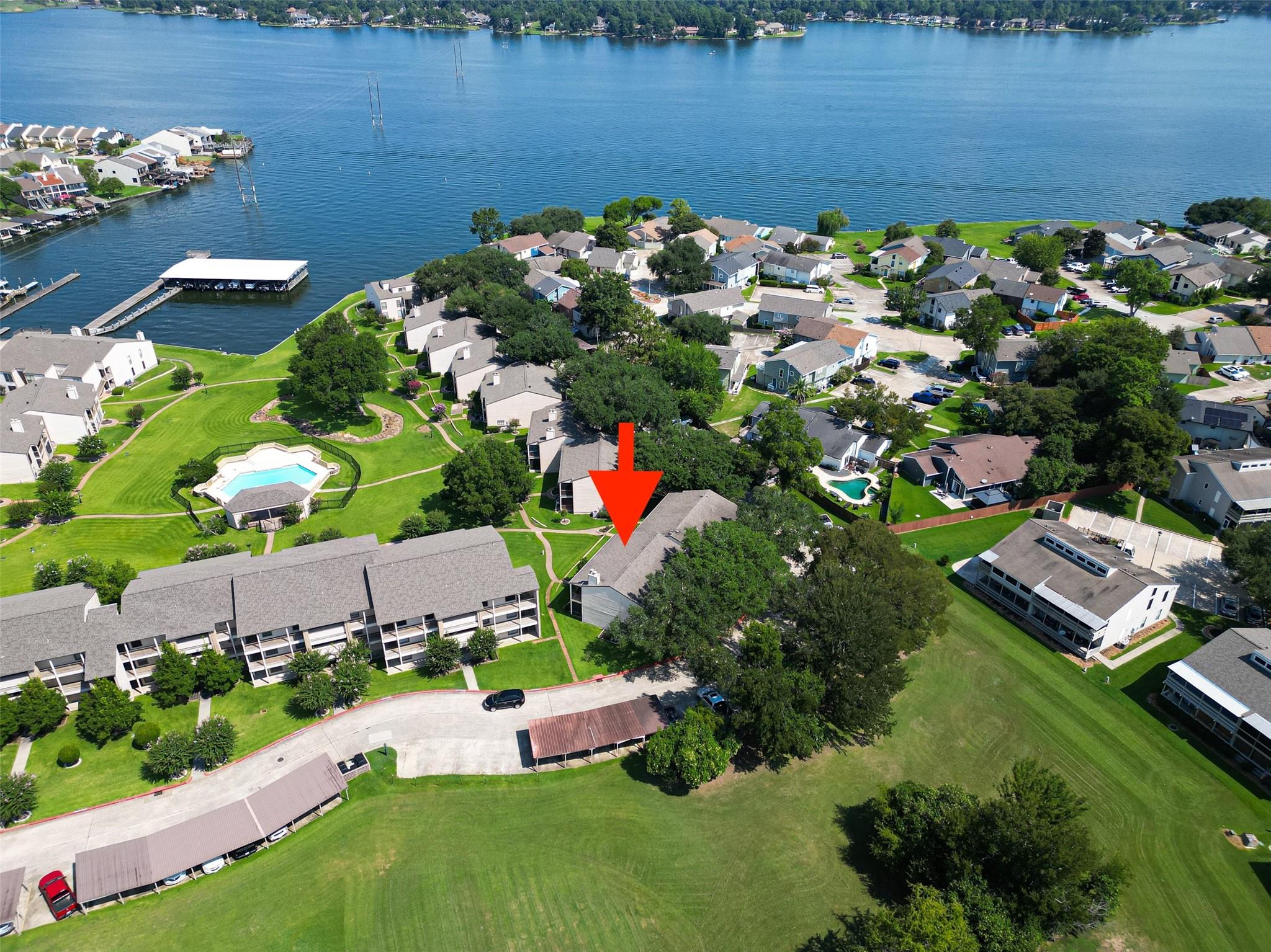 102 E Lakeview Terrace