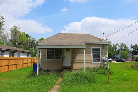 Photo of 107 Prewitt Lane, West Columbia, TX 77486 (MLS # 58788723)