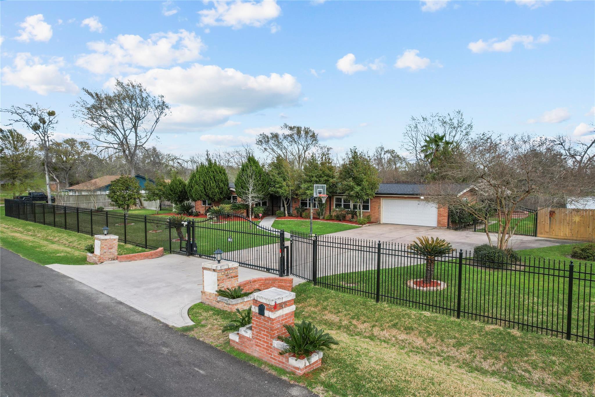 505 S Burnett Drive