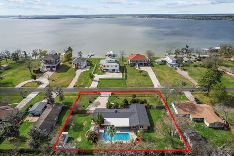 Homes For Sale - 505 S Burnett Drive<br/> Baytown, TX 77520