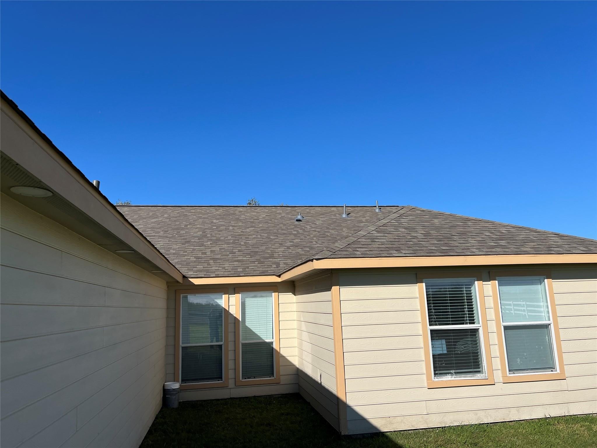 17118 Lake Ridge Circle
