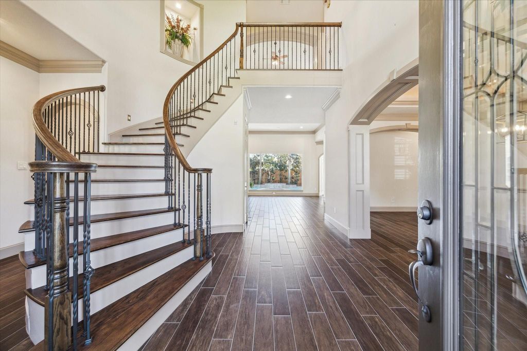 Photo of 7 Club Oak Court, Kingwood, TX 77339 (MLS # 2271068)