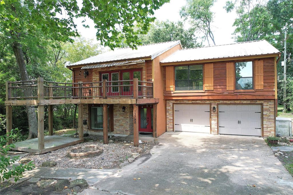 Photo of 13790 Fm 830 Road, Willis, TX 77318 (MLS # 52351271)