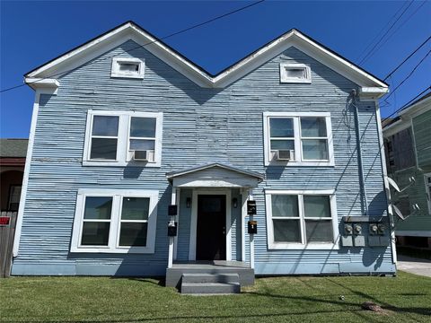 Photo of 910 37th Street #4, Galveston, TX 77550 (MLS # 40688466)