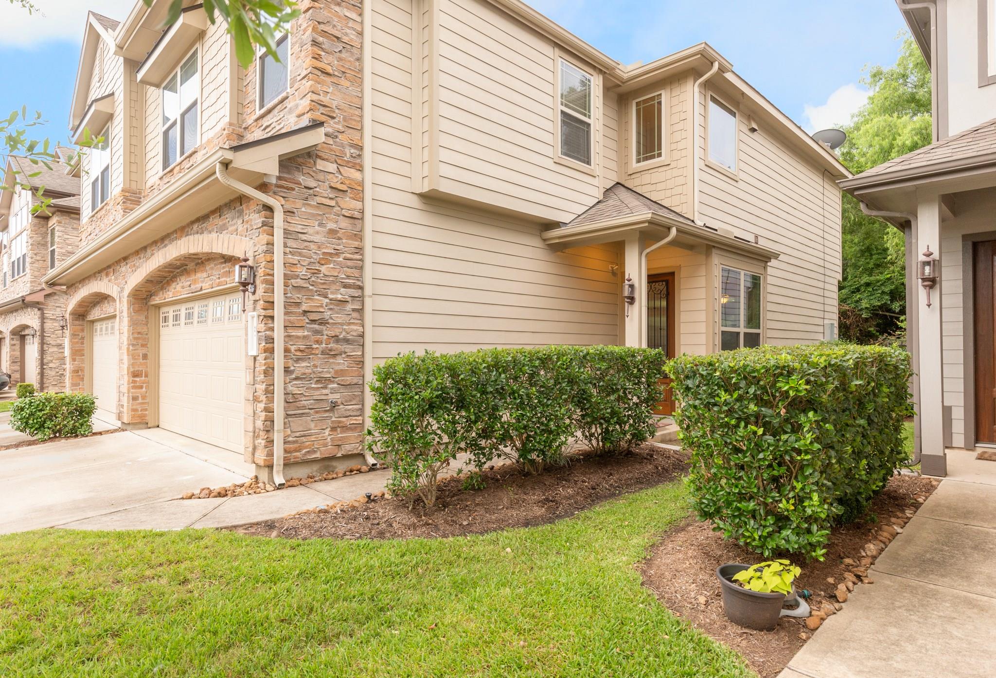 87 Aventura Place