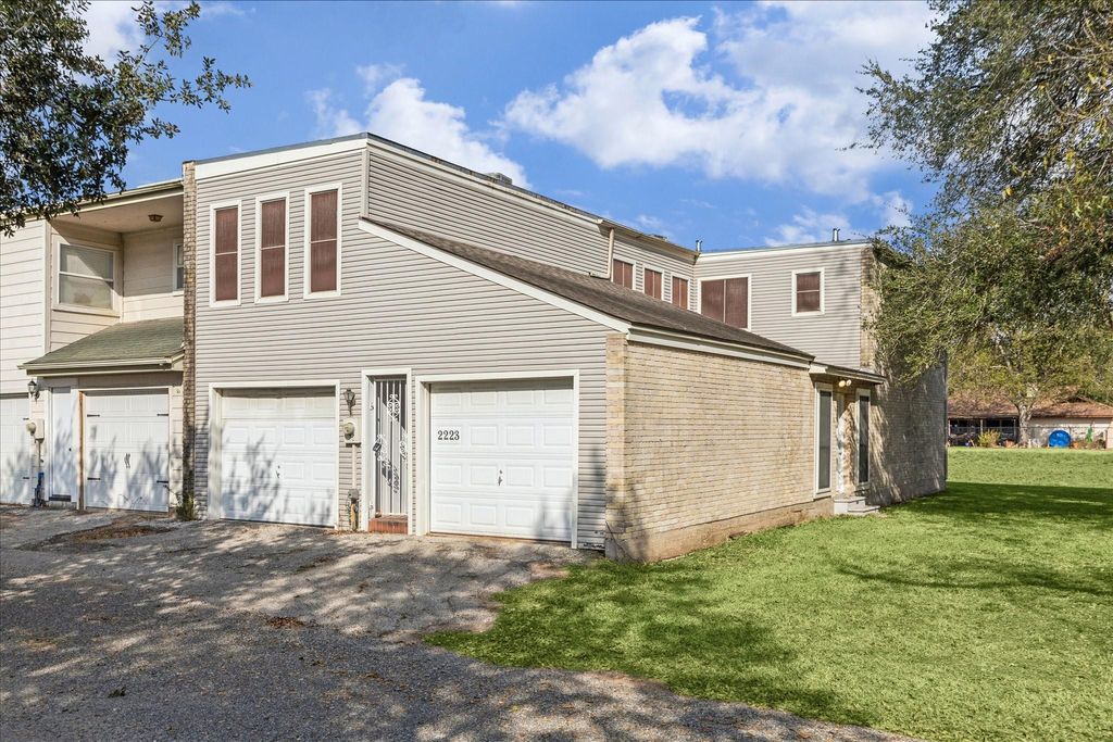 Photo of 2223 Par Lane, Richmond, TX 77469 (MLS # 68148787)