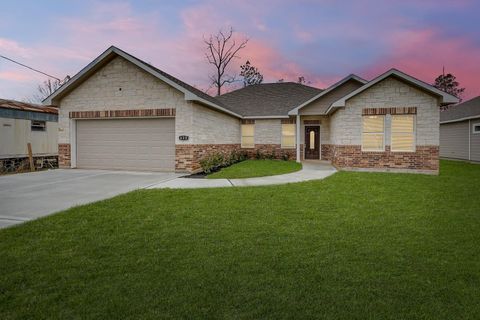 Photo of 628 County Road 3414, Cleveland, TX 77327 (MLS # 54517136) Photo of 628 County Road 3414, Cleveland, TX 77327 (MLS # 54517136)