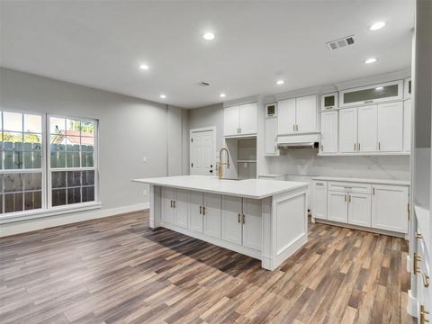 Photo of 235 Hahlo Street, Houston, TX 77020 (MLS # 35341045)