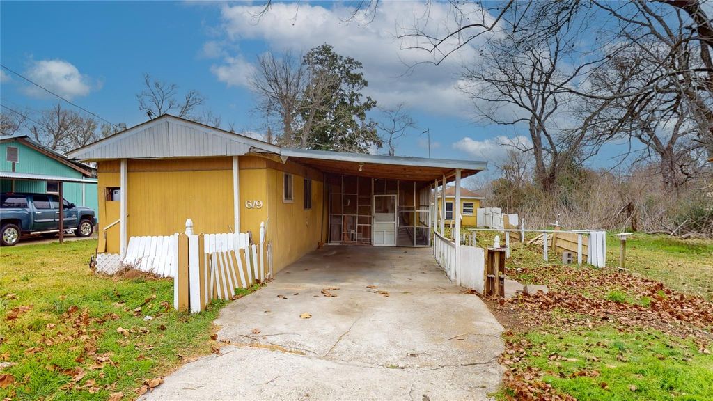 Photo of 619 Confederate Street, Liberty, TX 77575 (MLS # 41468565)