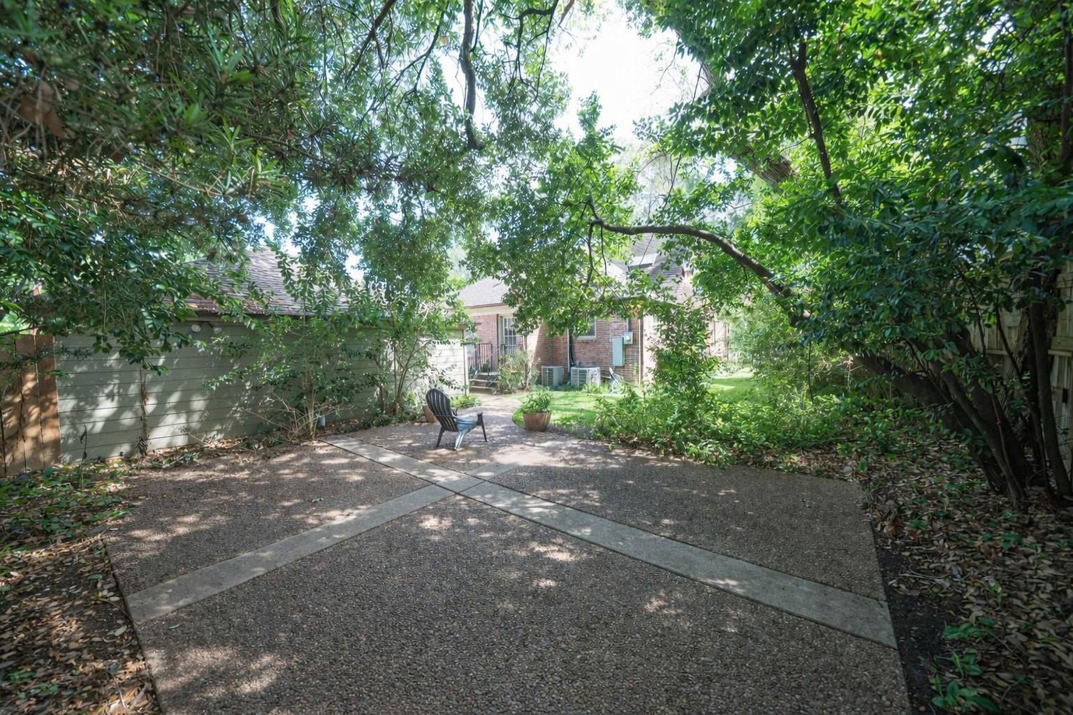 3702 Sunset Boulevard