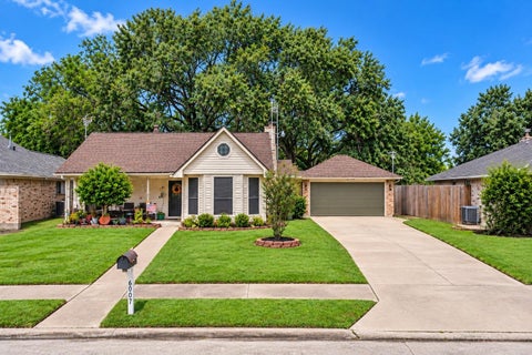 Photo of 6007 Bee Hive Drive, Pasadena, TX 77505 (MLS # 1040571)