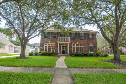 Photo of 17415 Fountainview Circle, Sugar Land, TX 77479 (MLS # 41143571)