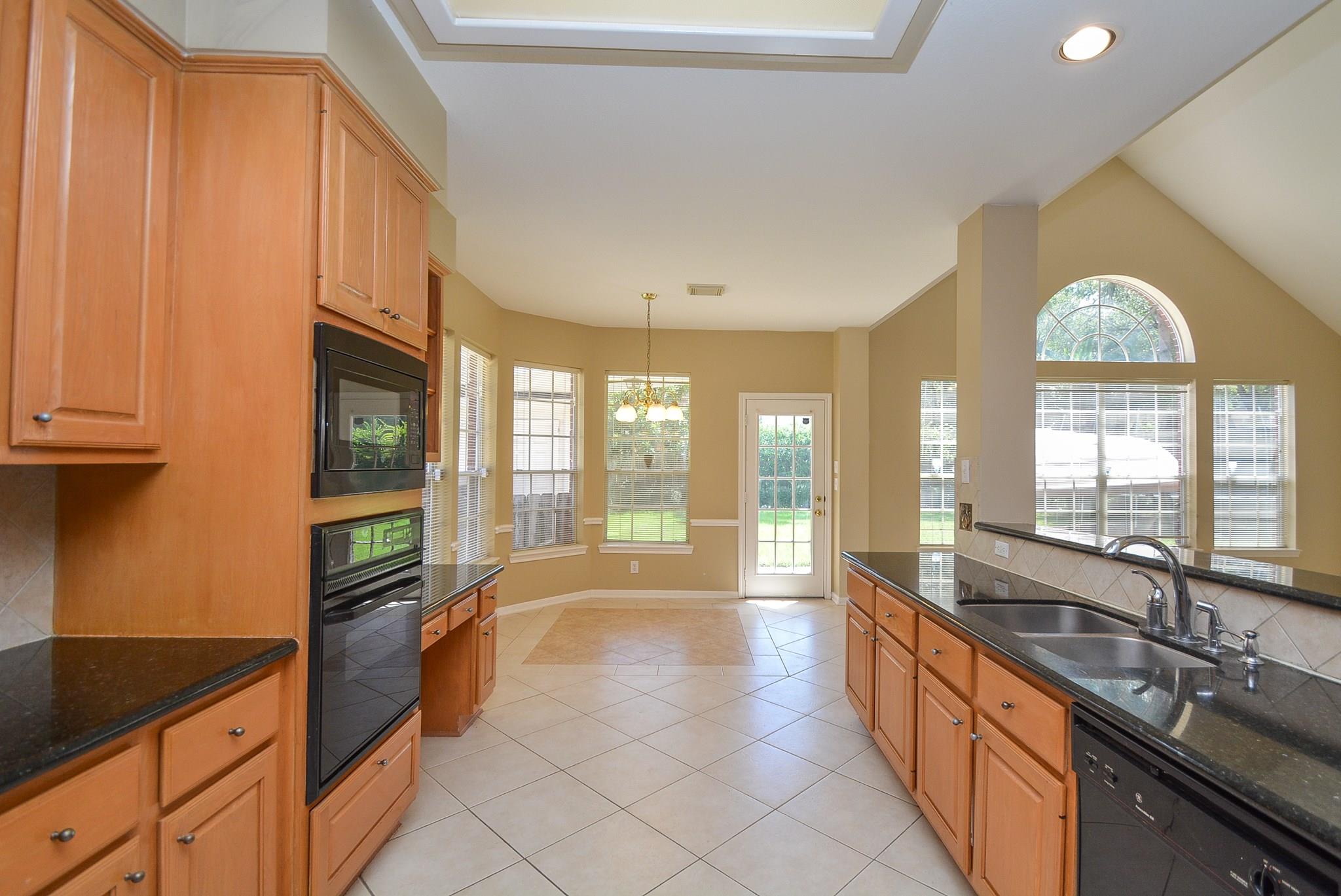 17415 Fountainview Circle